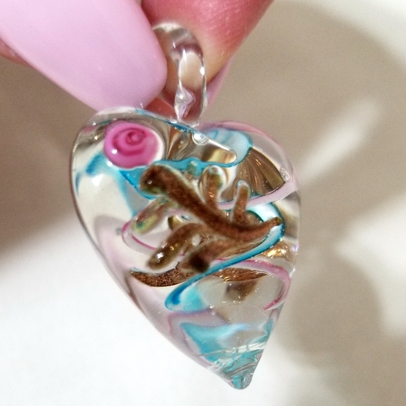 3D rose swirl glass pendant - Picture 2 of 4